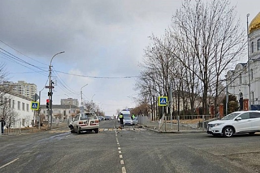 В Приморье три человека пострадали в ДТП с пассажирским автобусом