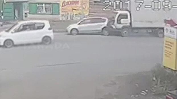 Во Владивостоке произошло массовое ДТП: видео