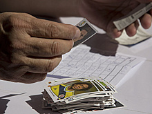 Чемпионат мира по футболу начинается с наклеек