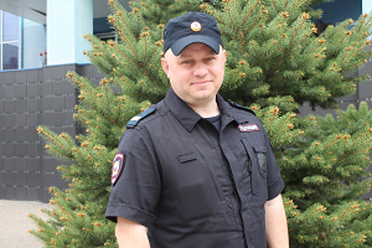 Полицейский г. Сызрани оказал помощь местной жительнице