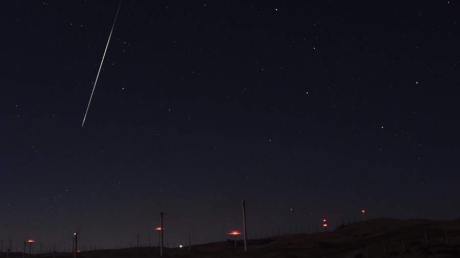 Пролет горящего метеорита над российским регионом попал на видео