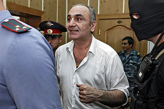 «На воле будет сложнее, чем в тюрьме» Самый авторитетный вор в законе вышел на свободу. Как его встретит преступный мир?