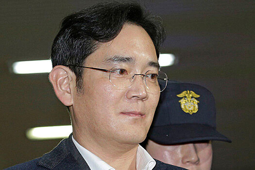 Глава Samsung Electronics приговорен к пяти годам тюрьмы