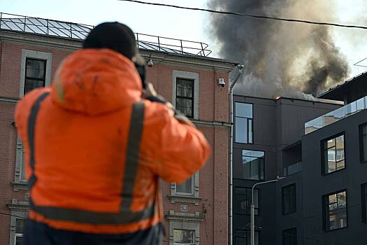 В центре Москвы горит элитный ЖК с апартаментами за сотни миллионов рублей. Видео