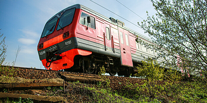 Первые грузовые железнодорожные составы пересекли мост через Амур