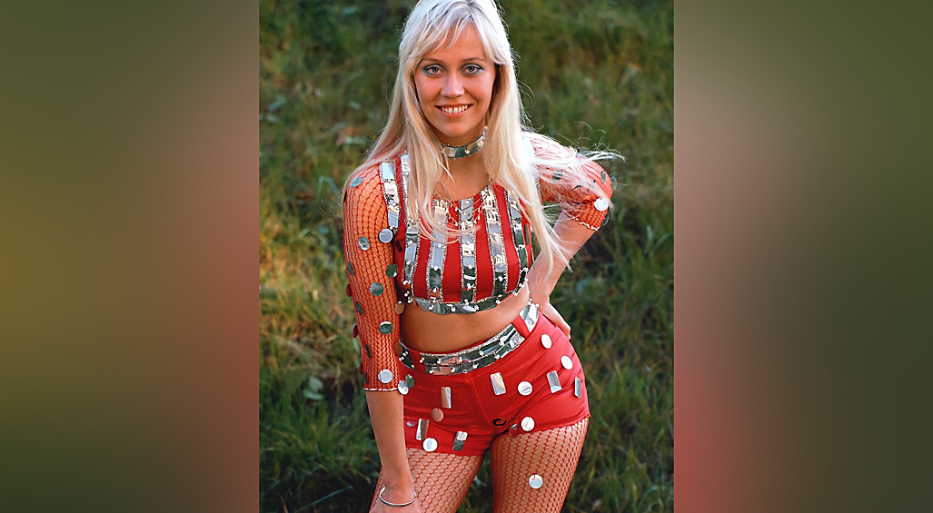 В 16 лет Агнета Фельтског стала солисткой ансамбля Бернта Эргхарта, совмещая выступления с работой телефонистки в автомобильной компании.