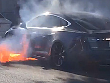 Tesla опять загорелась прямо на ходу