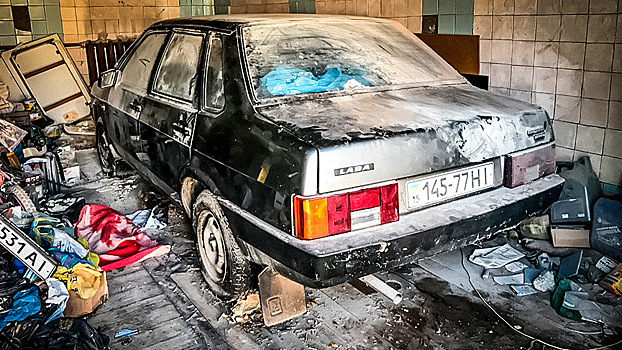 Найден новый ВАЗ-21099, простоявший в гараже 25 лет