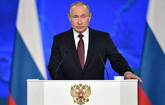 Эксперт: послание Путина обращено всем гражданам, он видит величие России в их достоинстве