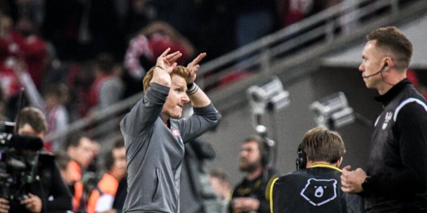 Гильермо абаскаль 2023. Тренер спартака 2022 абаскаль. Тренер по футболу. Гильермо абаскаль 2023. Тренер спартака.