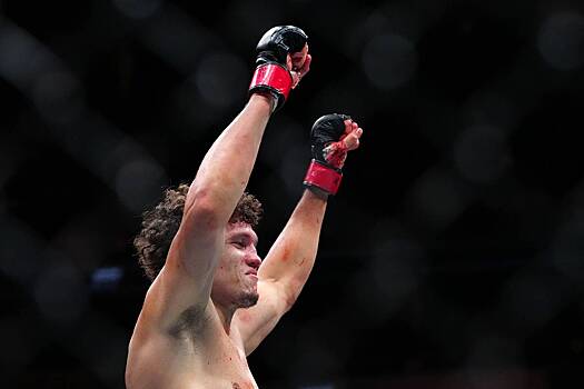 Россиянин нокаутировал американца на турнире UFC Fight Night 249