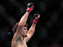 Россиянин нокаутировал американца на турнире UFC Fight Night 249