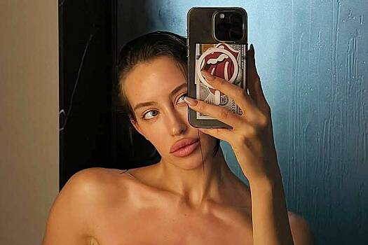 Возлюбленная Тимати опубликовала фото топлес