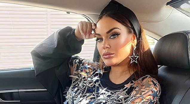 Стул и волосы прикрывают интимные части тела: Татьяна Терешина решилась на откровенную фотосессию