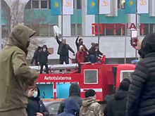 В Казахстане задержали сотни вооруженных людей на границе