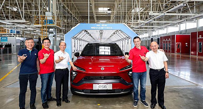 Электромобиль FAW Toyota сошел с конвейера в Северном Китае
