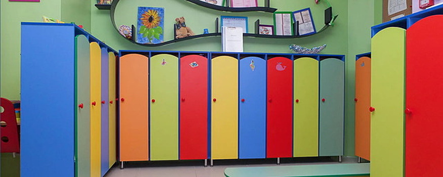 Депутаты Петербурга планируют ограничить льготы на детский сад для детей мигрантов