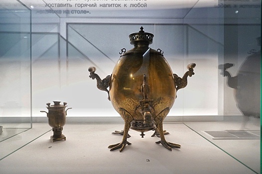 В Суздальском кремле проходит выставка "Русская чайная машина"