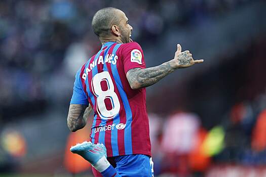 Раскрыта причина вызова 39-летнего Алвеса в сборную Бразилии