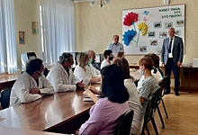 Сторонники «Единой России» поздравили с профессиональным праздником социальных работников