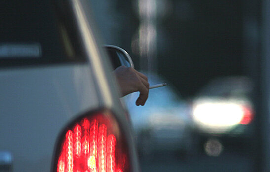 Антитабачные хроники: водителям такси тоже срочно придется бросить курить