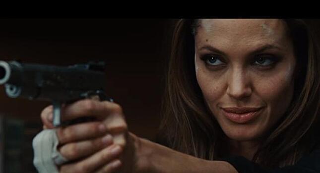Анджелина Джоли сыграет супергероя