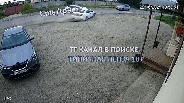 Момент жесткого ДТП под Кузнецком попал на видео