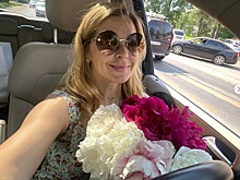 Светится от счастья: Ирина Пегова вышла в свет в обнимку с известным актером