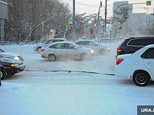 На трассе в Свердловской области легковушка на буксире попала в ДТП