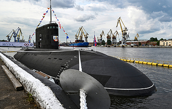 Супертихая плавучая база: что представляет из себя новая подлодка "Якутск"