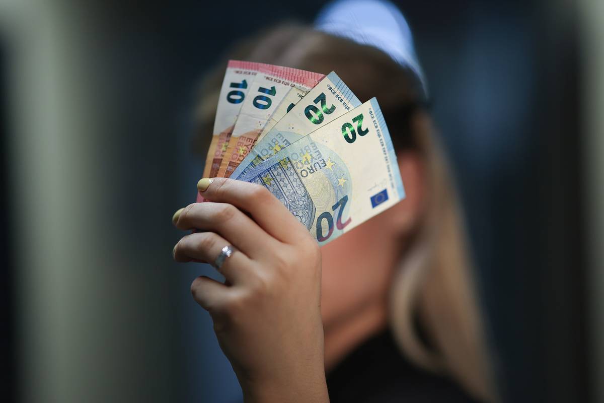 Российские дети стали намного чаще страдать от мошенников