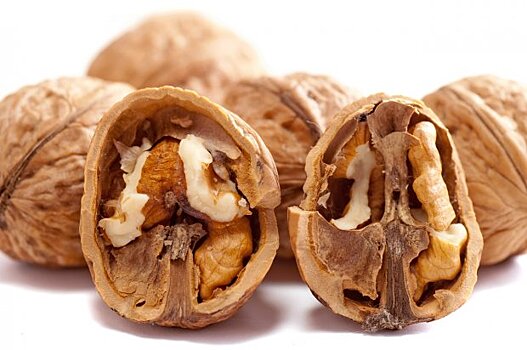 Очищенные орехи не рекомендуют хранить дольше полугода