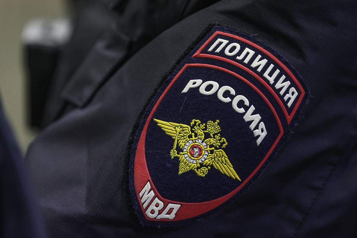 Подозреваемый в поджоге релейного шкафа россиянин застрелил полицейского при задержании