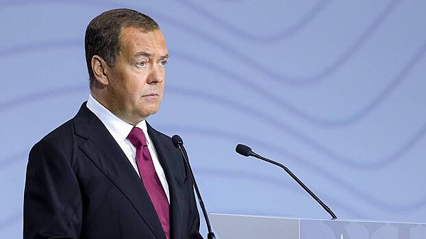 Медведев: Рост военных расходов не планировали в долгосрочной перспективе