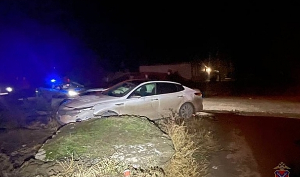 В Волгограде три человека пострадали в столкновении двух иномарок