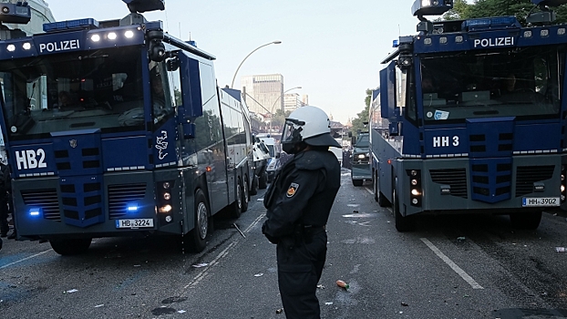 Число пострадавших полицейских в Гамбурге возросло до 196