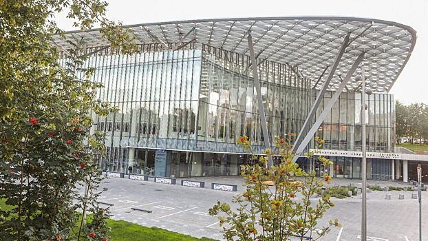 Парк «Зарядье» в Москве открыли для посетителей