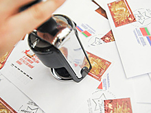 «Почта» сможет печатать марки в честь живых людей