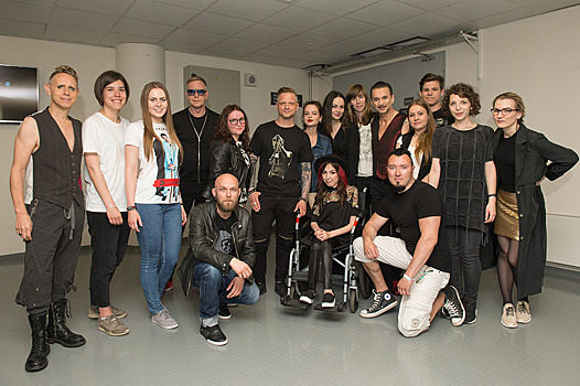Группа Depeche Mode встретилась с девушкой-инвалидом из Уфы