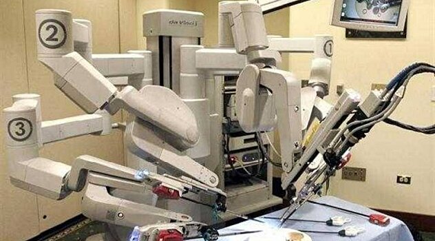 Роботы-хирурги пока проигрывают людям