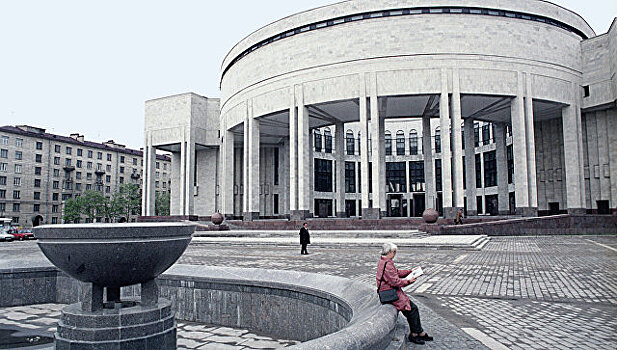 Здание Российской национальной библиотеки в Петербурге передадут РПЦ