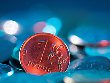 Рубль снижается к доллару и евро