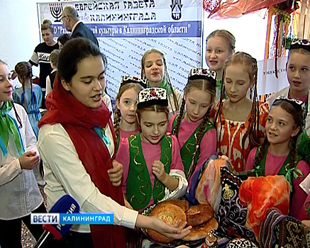 Школьники Калининграда приняли участие в детском фестивале народных культур