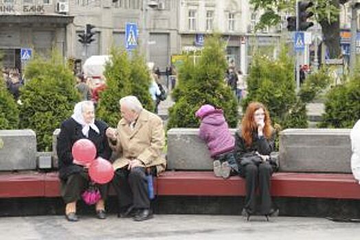 Новосибирские пенсионеры празднуют Декаду пожилых людей