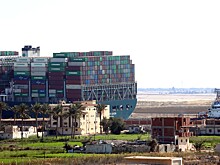 Что произошло в мире 17 ноября: катастрофа Ил-12 и открытие Суэцкого канала