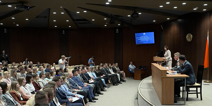 В Минске прошло первое заседание Молодежного парламента второго созыва