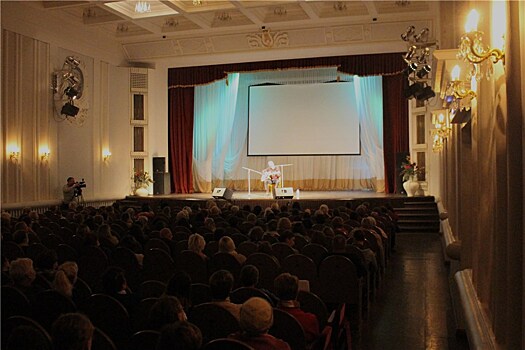 Как артисты "Актерского поезда" выступили в Костроме