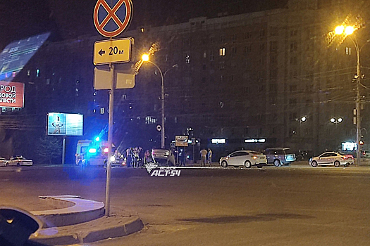 Автомобиль перевернулся на Кирова в Новосибирске — водитель госпитализирован
