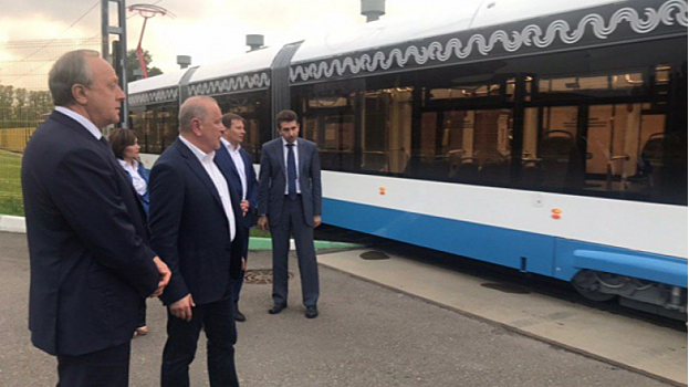 Радаев посетил крупнейший в Европе завод по производству трамваев