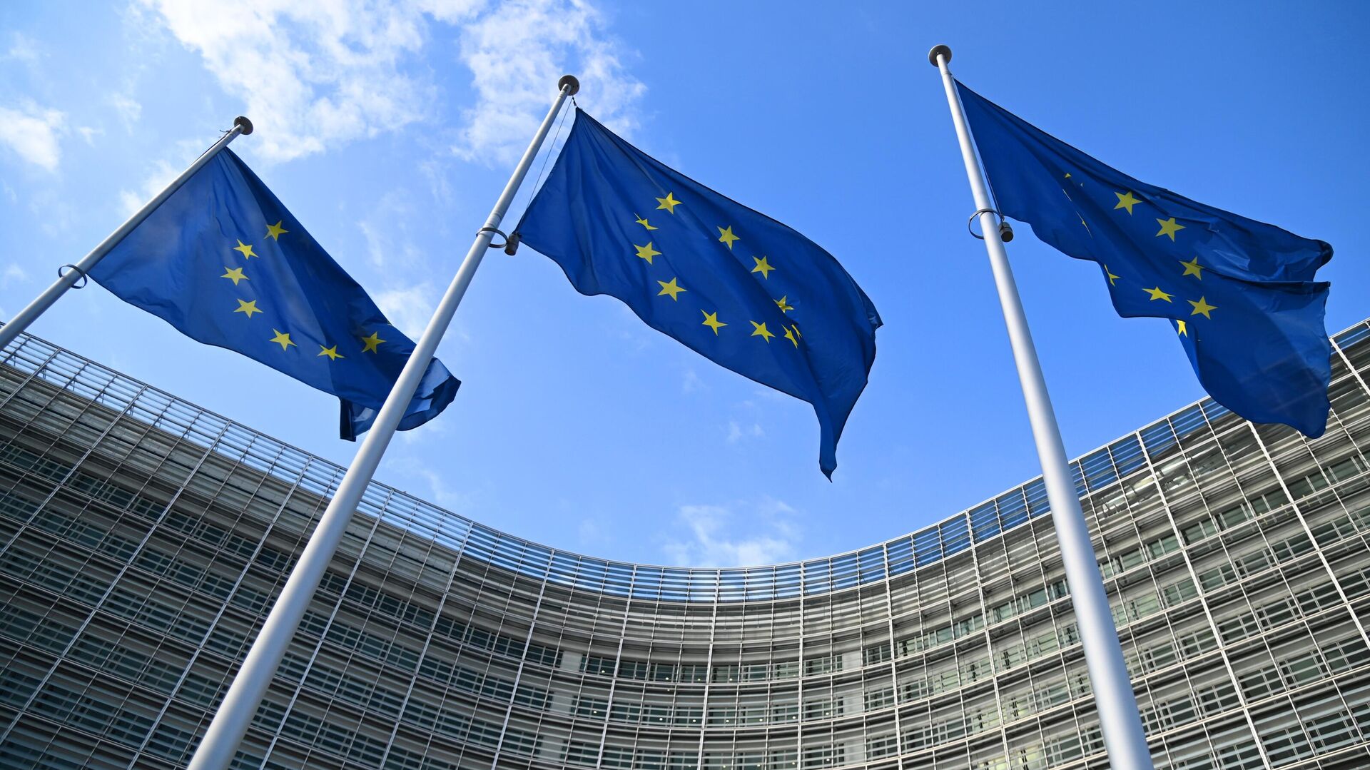 ЕК рекомендовала начать переговоры о принятии Украины и Молдавии в ЕС